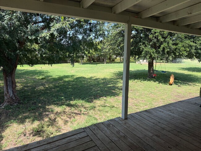Building Photo - 1/2 Acre lot with updated 3 bedroom/2 bath modular home + guest house