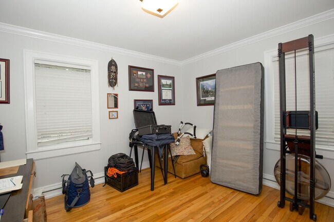 Building Photo - 325 Midland Rd