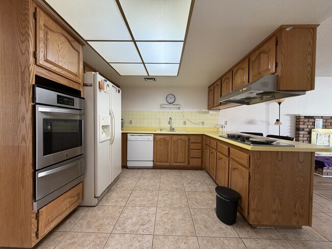 Building Photo - 6822 Endora Dr