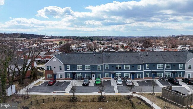 Building Photo - 4907 Hamilton Ave