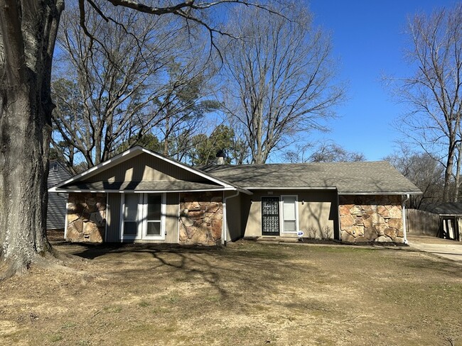 Primary Photo - 8230 Shallow Glen Trl Cordova, TN 38016