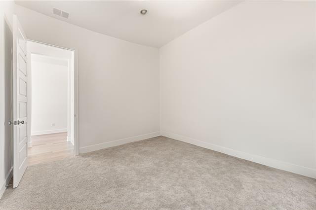 Building Photo - 2250 Macy Wy