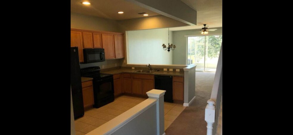 Kitchen and Dining area - 4404 SW 49th Ave