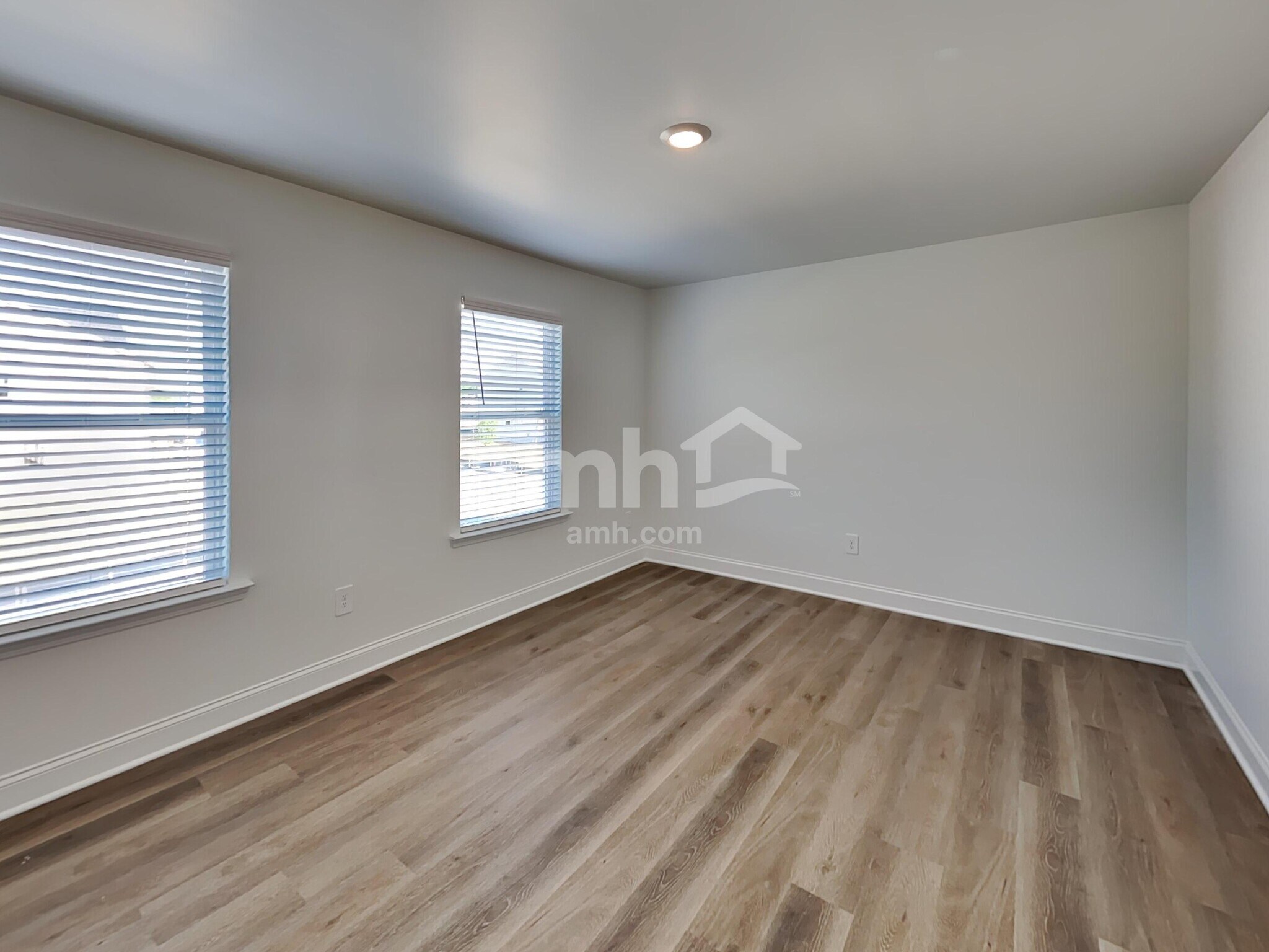 Building Photo - 322 Golucke Wy