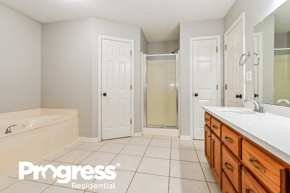 Building Photo - 4060 Triple Crown Loop N