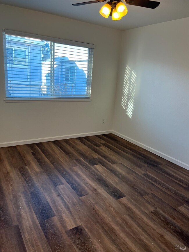 Building Photo - 329 E T St