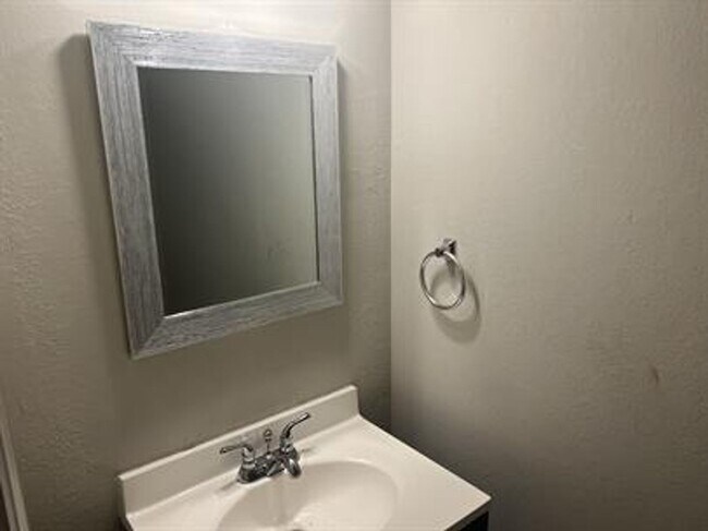 Building Photo - Spacious 3-Bedroom Home in Madison City Schools