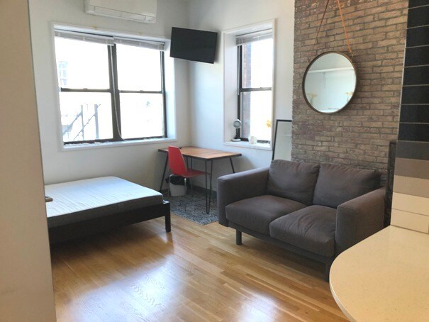 Building Photo - 144 Bowdoin St