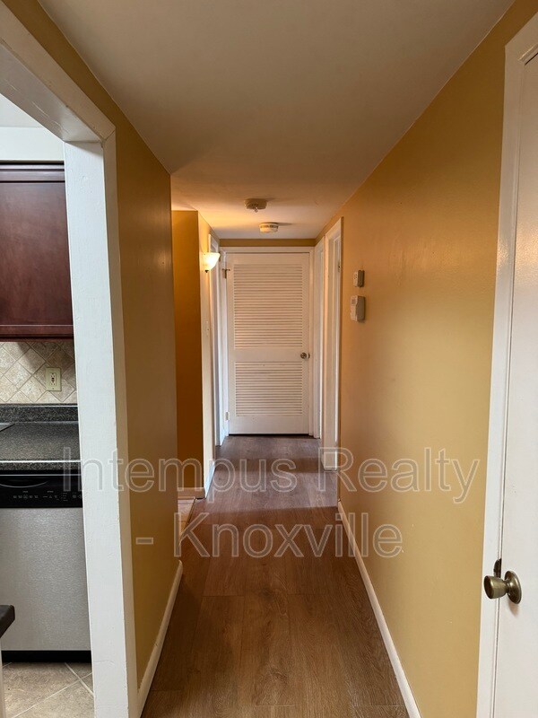 Building Photo - 5709 Lyons View Pike