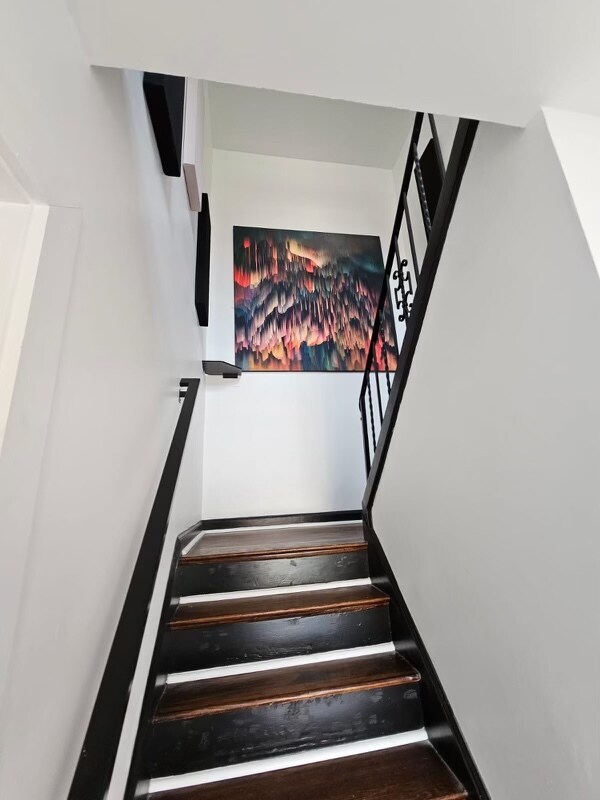 Building Photo - 3041 Cleinview Ave