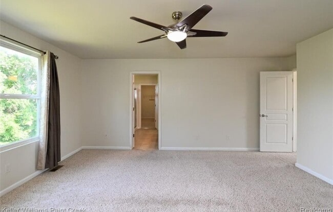 Building Photo - 5995 Branch Dr