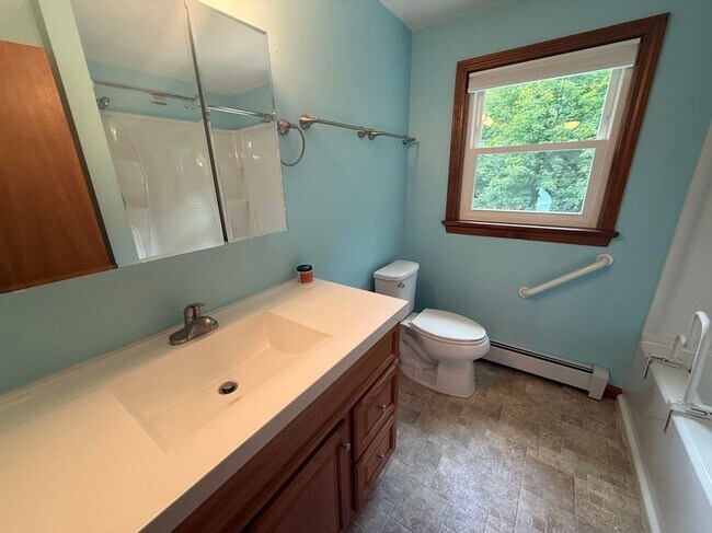 Building Photo - 158 Tina Dr