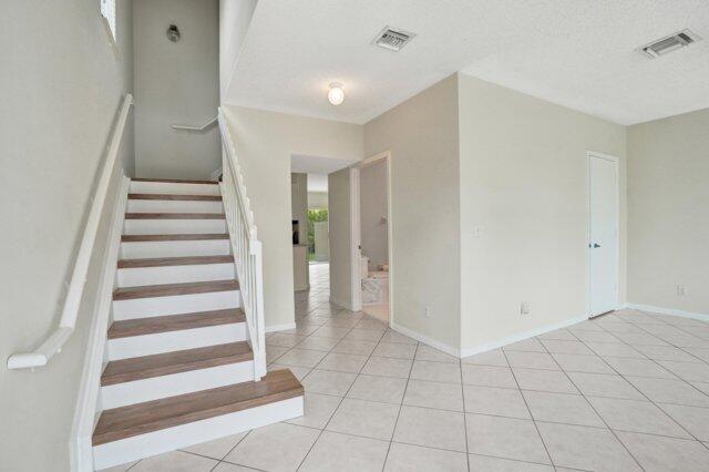 Building Photo - 10581 NW 57th Ct
