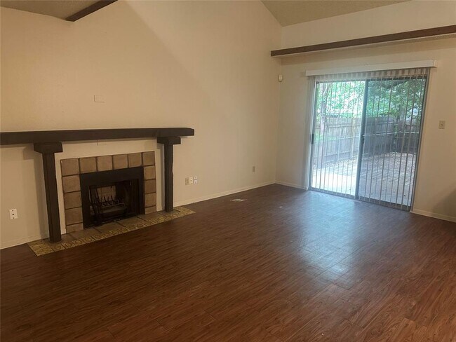 Building Photo - 6907 Woodhue Dr