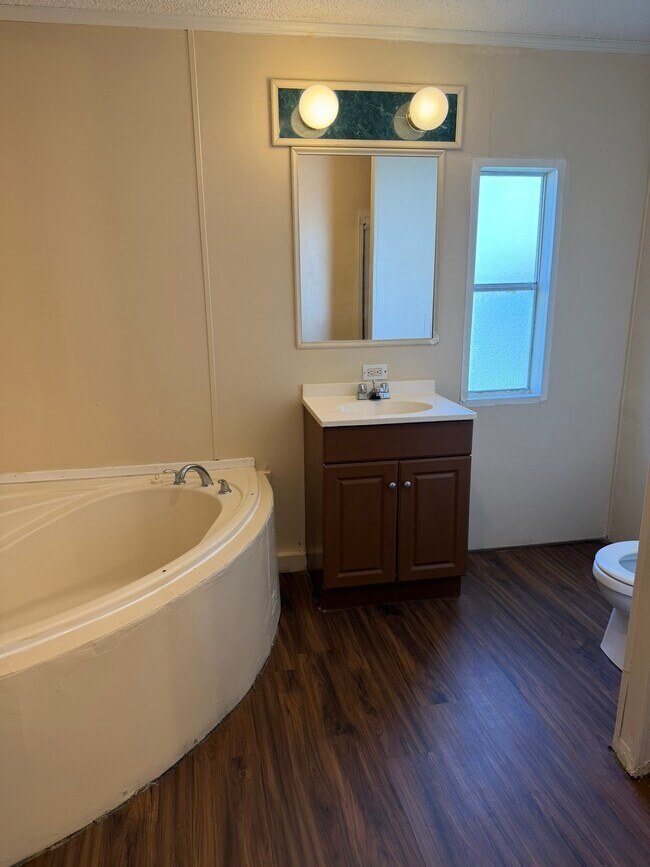 Building Photo - 2416 Stingray-