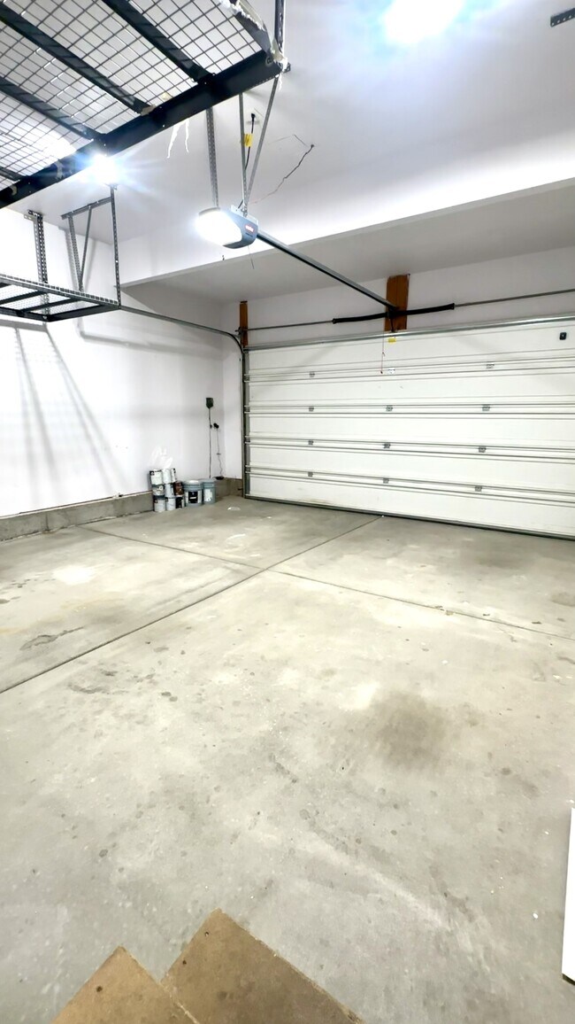 Building Photo - 169 E Ridgeline Wy