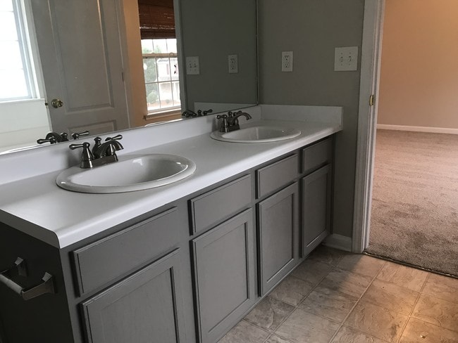 Building Photo - 219 Fox Creek Blvd