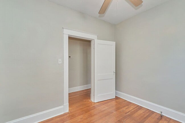 Building Photo - 2118 Fairfax Ave