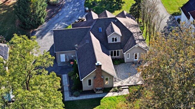 Building Photo - 45 Evergreen Ave