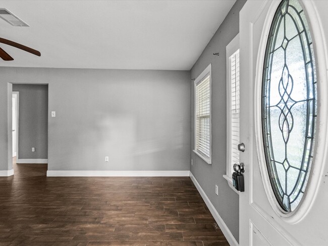 Building Photo - 2512 Jackson