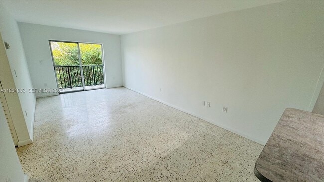 Building Photo - 1530 SW 2nd St