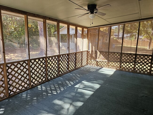 Building Photo - 1222 N Ridge Ave