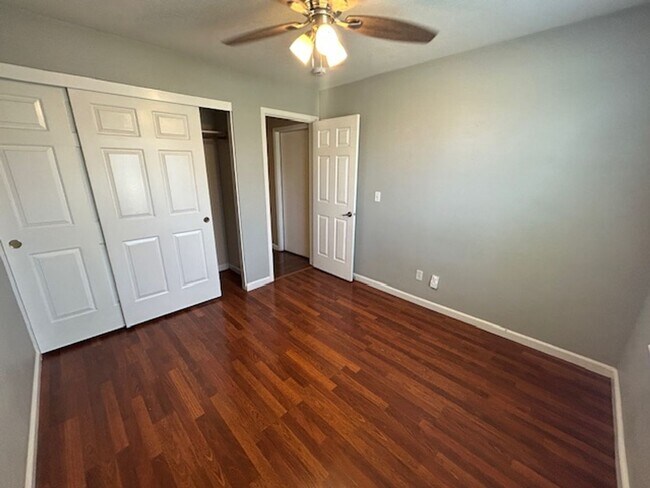 Building Photo - Beautiful 3 Bedroom 2 Bathroom in Farmersville!!