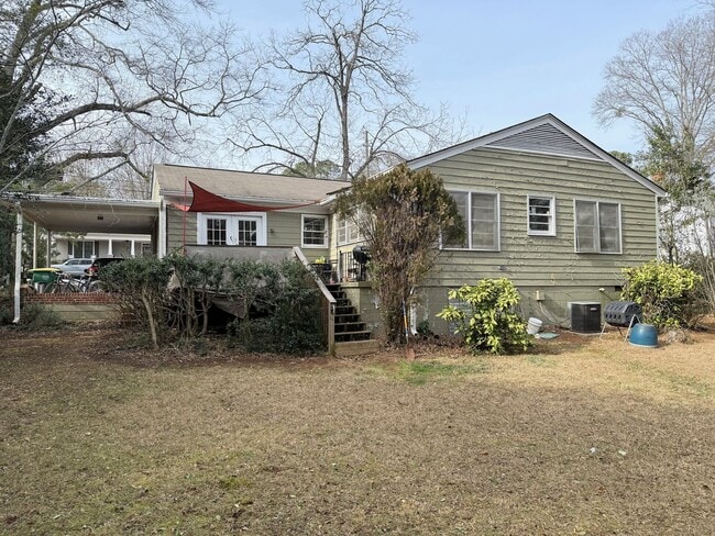 Building Photo - Cute Three Bedroom Near Piedmont Hospital