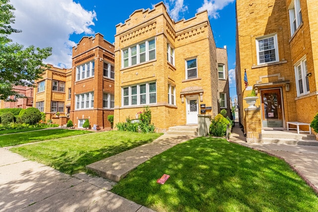 Building Photo - 4820 W Wolfram St