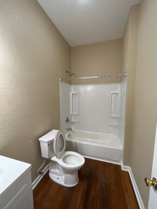 Building Photo - 1802 Teston Ln