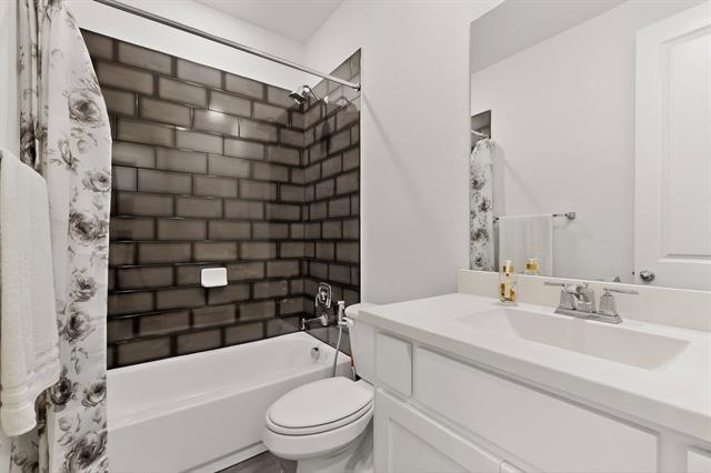 Building Photo - 15049 Chipwood Dr