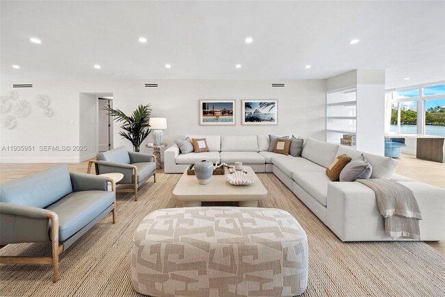 Building Photo - 10001 E Bay Harbor Dr