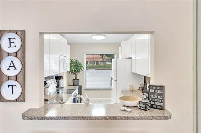 Building Photo - 5824 N Park Rd