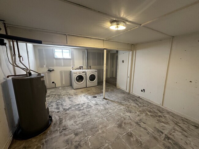 Building Photo - "Charming 2-Bed Retreat with Hardwood Floors in Golden, CO!"