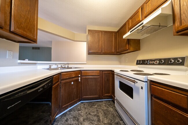 Building Photo - 7451 W 110th St