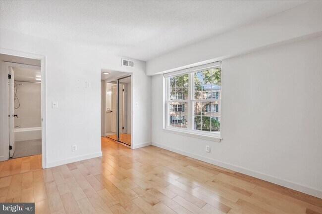 Building Photo - 7621 Tremayne Pl