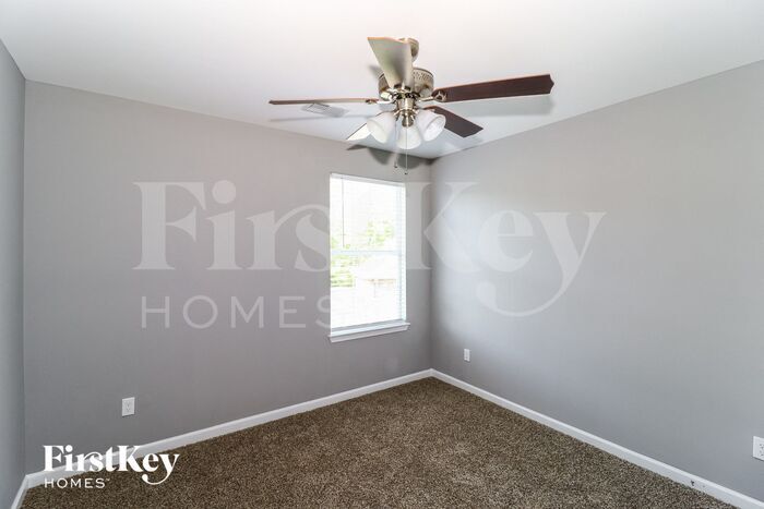 Building Photo - 9812 Misty Pine Dr