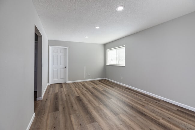 Building Photo - 2013 Columbia Blvd