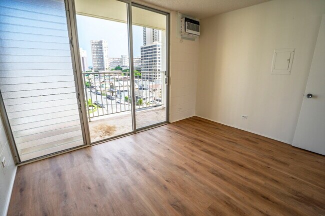 Building Photo - 2122 Lime St