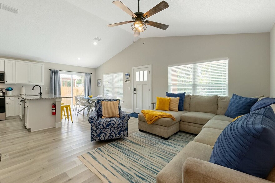 Primary Photo - 1004 Josiah St