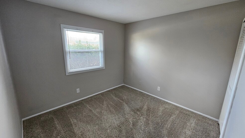 Bedroom 2 - 5219 Garden Green Way