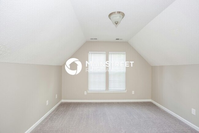 Building Photo - 4 Bedroom Pet-Friendly Home in Charlotte, ...