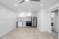 Building Photo - 551 NE 26th St