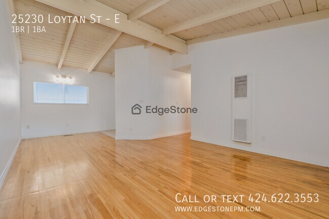 Building Photo - 25230 Loytan St