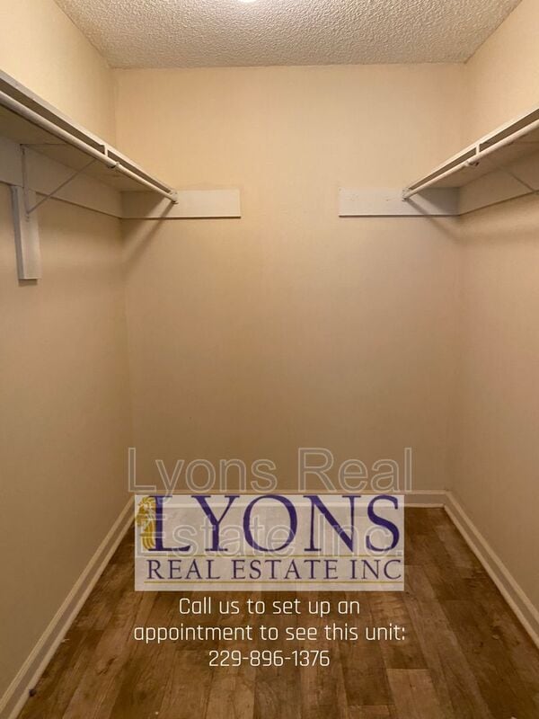 Building Photo - 1100 S Gordon Ave