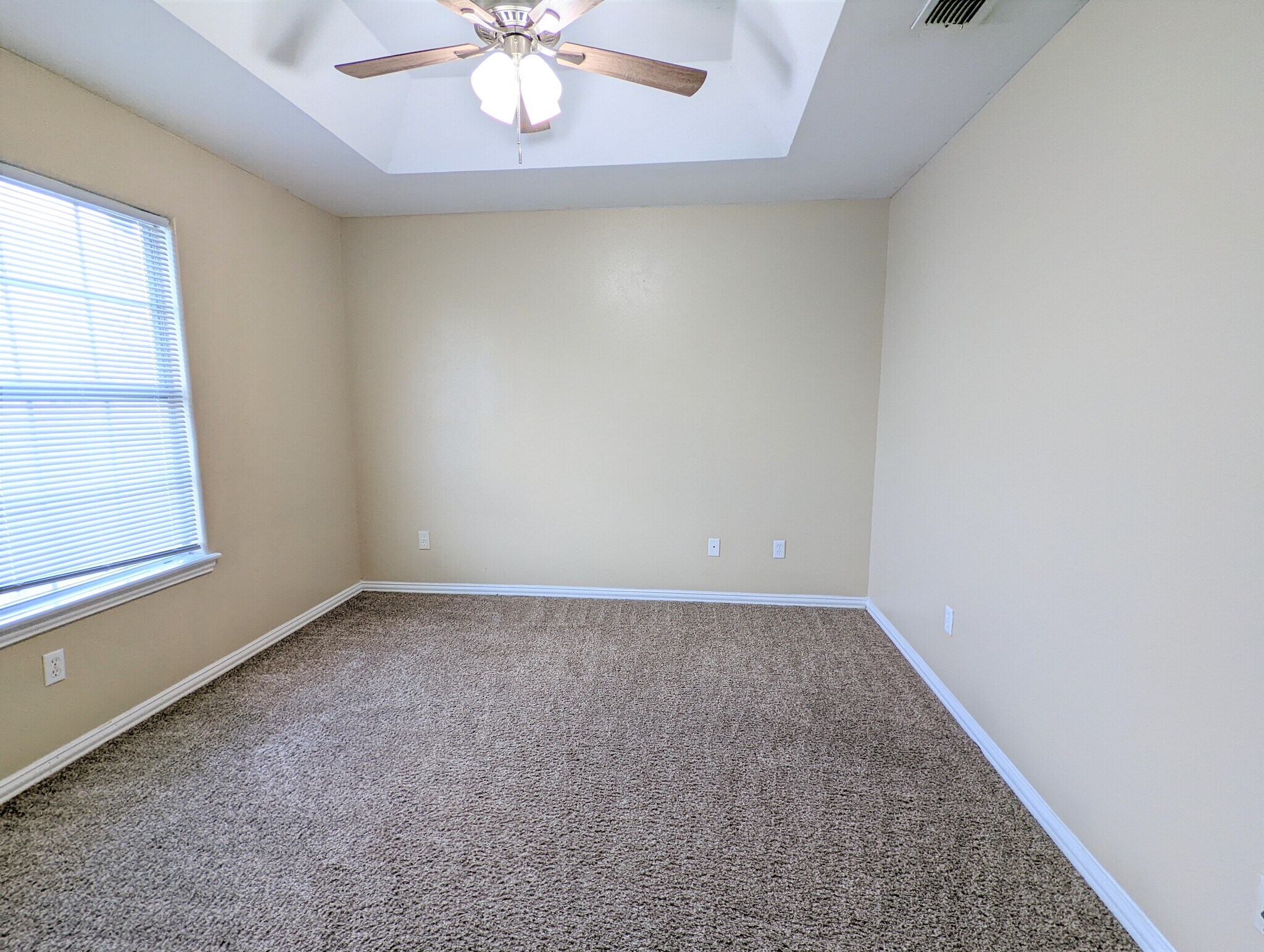 Building Photo - 2526 Chuparosa Ct