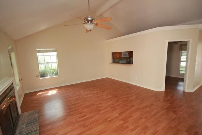 Building Photo - 21402 Park Bishop Dr