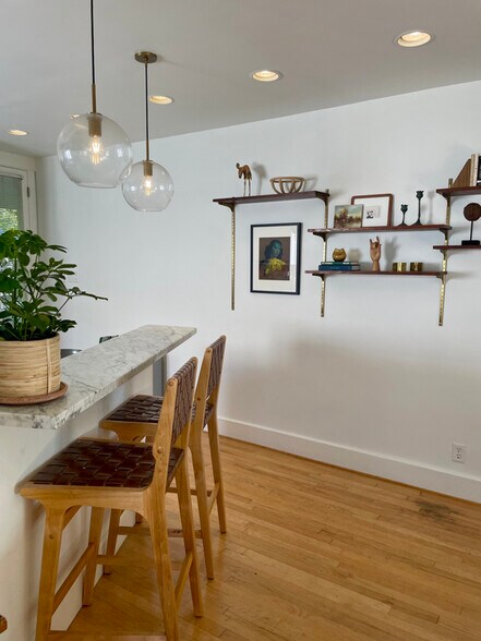 Building Photo - 7715 Waring Ave