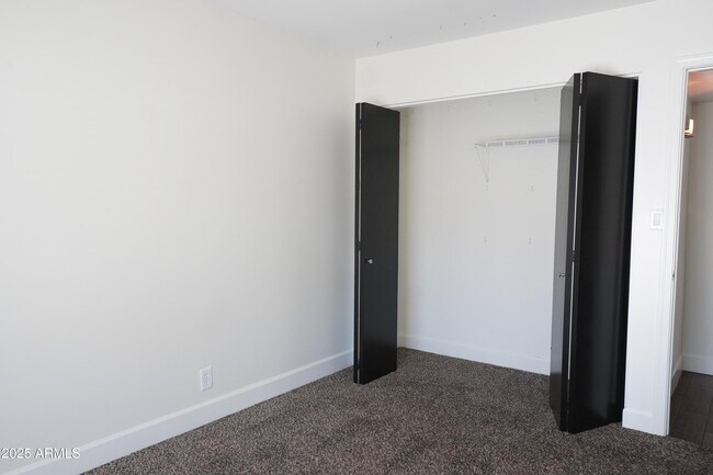 Building Photo - 8902 E Cholla St