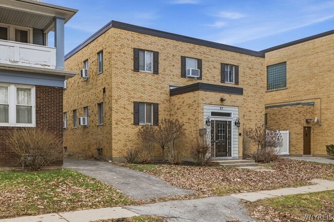 Building Photo - 57 St Johns Parkside